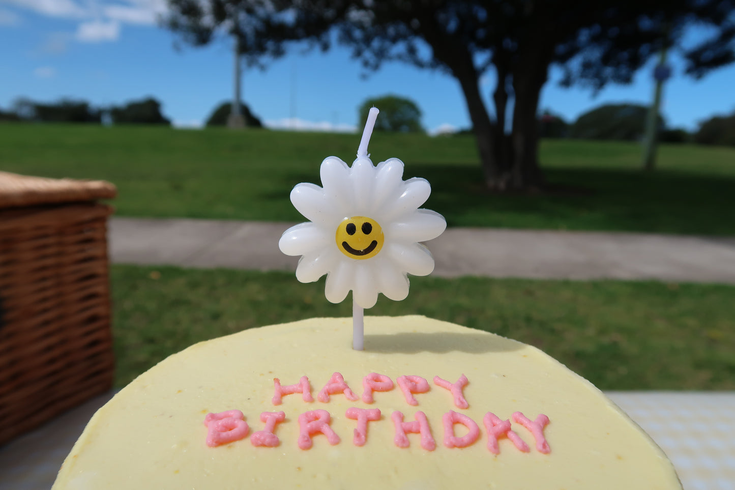Daisy Candle